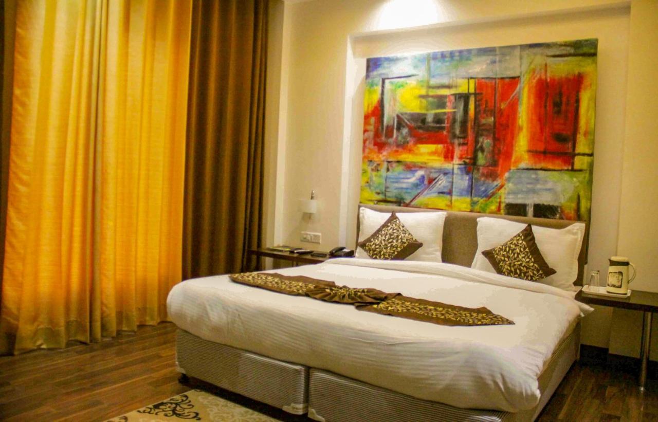 Four Leaf Hotel,Budaun المظهر الخارجي الصورة